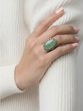 💕 Adventuring, gemstone ring, oval, silver plated, overlay stamped 925 size 8.5